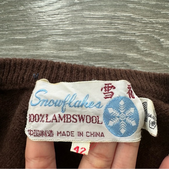 Brown v-neck 100% lambswool sweater - Picture 2 of 2